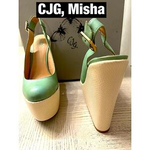 CJG,‎ Misha Green Wedges Sz 6.5 New in Box